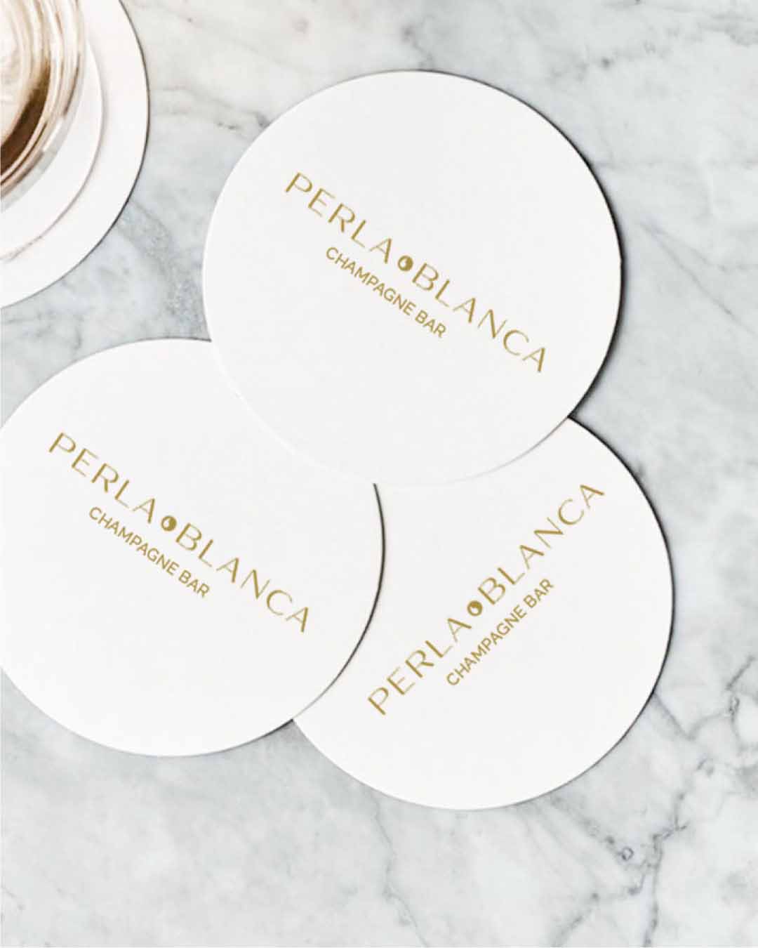 progetto di comunicazione e pubblicità per champagne bar elegante in malaga - agenzia specializzata in loghi e pubblicità social a Napoli - 