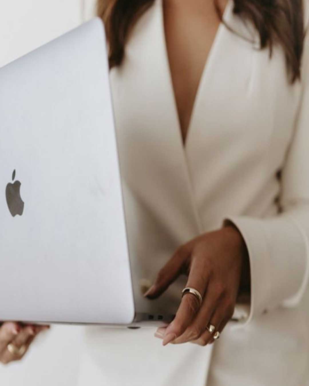 Loghi eleganti aesthetic minimal - brand identity elegante